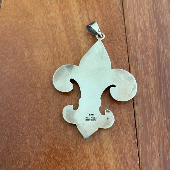 Large Sterling Silver Fleur De Lis Pendant - Picture 2 of 4